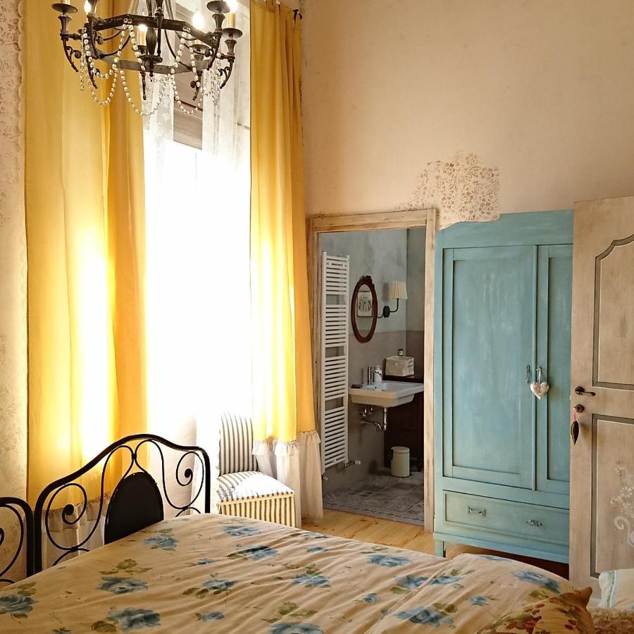 Due Principi E Una Fata Sestola Exterior foto