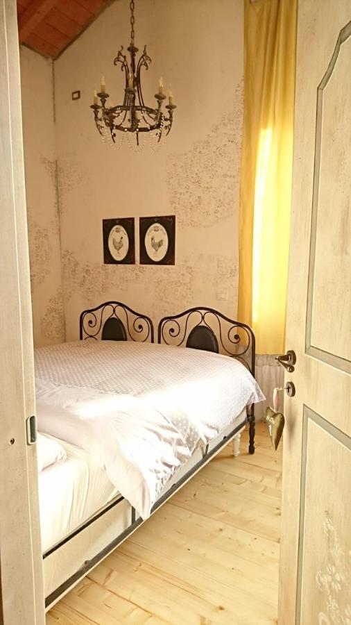 Due Principi E Una Fata Sestola Exterior foto