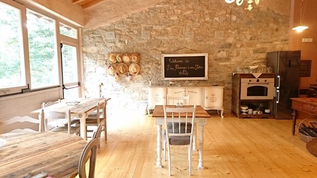 Due Principi E Una Fata Sestola Exterior foto
